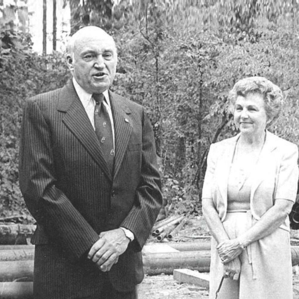 Truett and Jeannette Cathy standing outside at Berry College